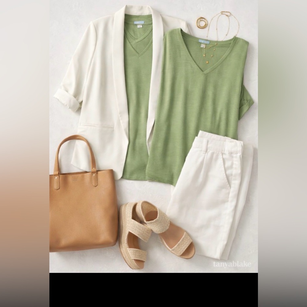 This 2-piece curated set blends comfort with elevated style — - Picture 2 of 13